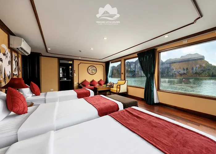 Verdure Lotus Grandeur Cruise On Bay 
