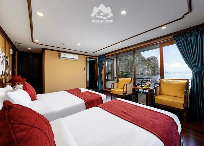 Verdure Lotus Grandeur Cruise On Bay 
