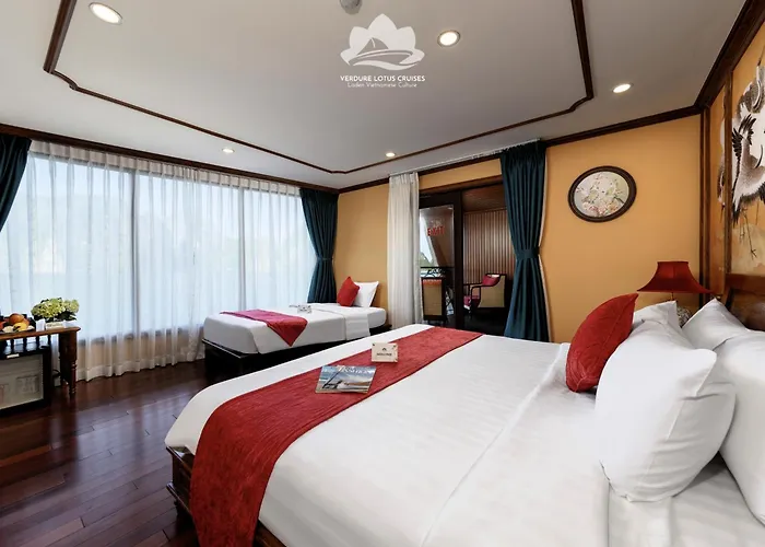  Verdure Lotus Grandeur Cruise On Bay