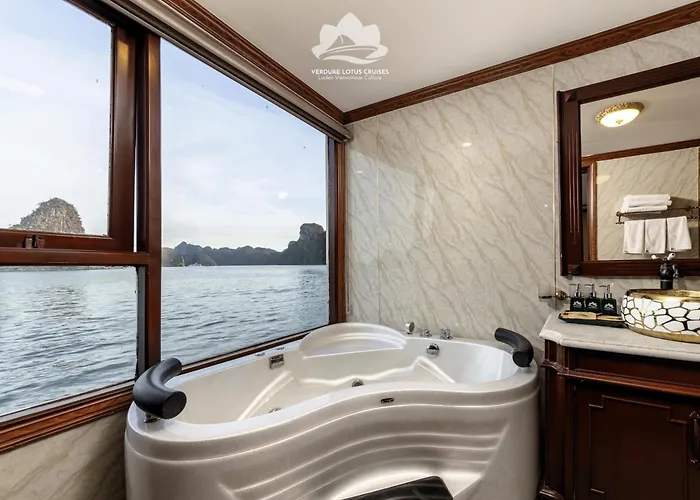 Verdure Lotus Grandeur Cruise On Bay 5* Ha Long