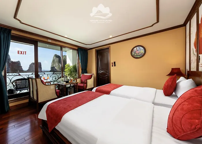 Verdure Lotus Grandeur Cruise On Bay