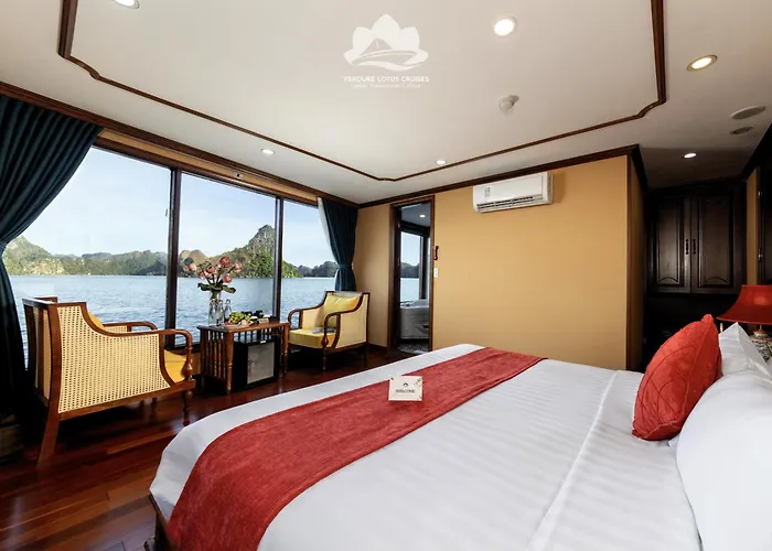 Verdure Lotus Grandeur Cruise On Bay 