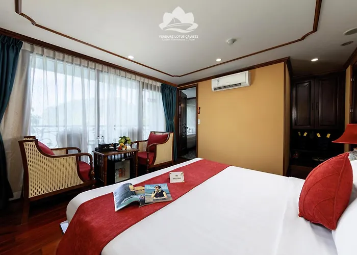 Verdure Lotus Grandeur Cruise On Bay 5*