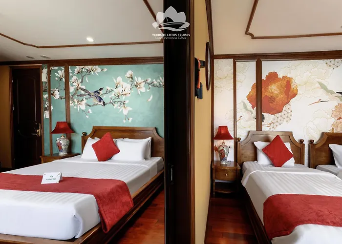 Verdure Lotus Grandeur Cruise On Bay  5*