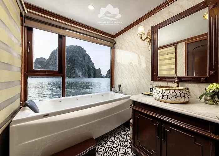 Verdure Lotus Grandeur Cruise On Bay 5* Ha Long