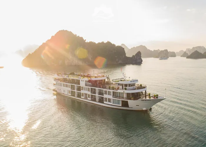Verdure Lotus Grandeur Cruise On Bay 5*