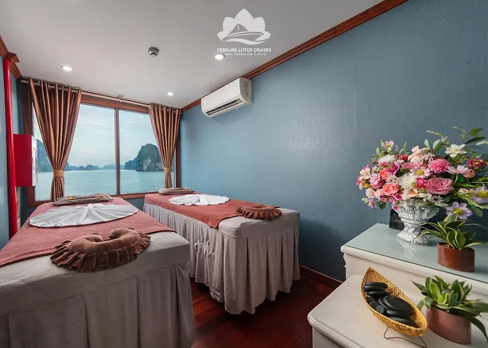  Verdure Lotus Grandeur Cruise On Bay