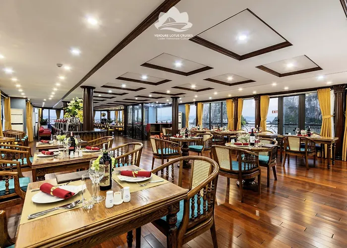 Verdure Lotus Grandeur Cruise On Bay 5*
