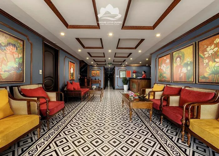  Verdure Lotus Grandeur Cruise On Bay 5*